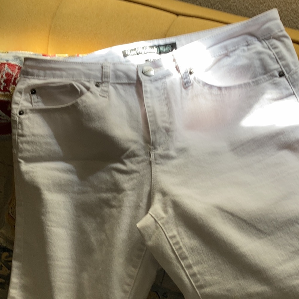 Never worn - Picture 2 of 2